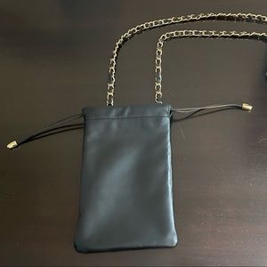 Bandolier smooth leather crossbody drawstring pouch w/chain strap (black/gold)